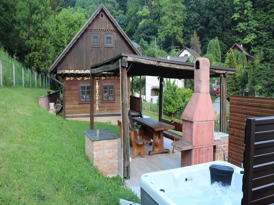 House (Three Bedroom Holiday Home with Patio) | Terrace/patio
