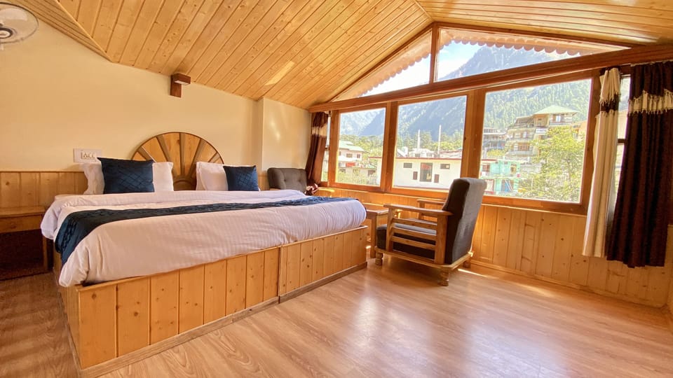 Signature Quadruple Room | Individually furnished, free WiFi