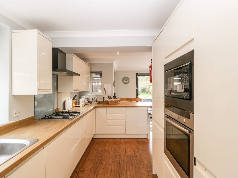 Fridge, dishwasher, electric kettle, toaster