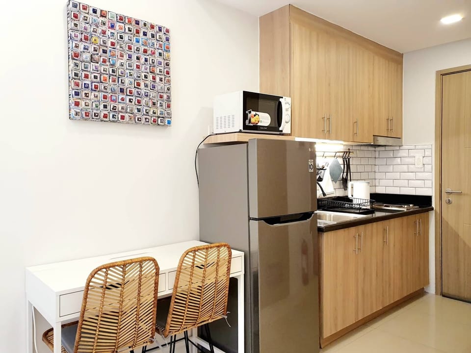 another view of the kitchen area for your quick dish fix.