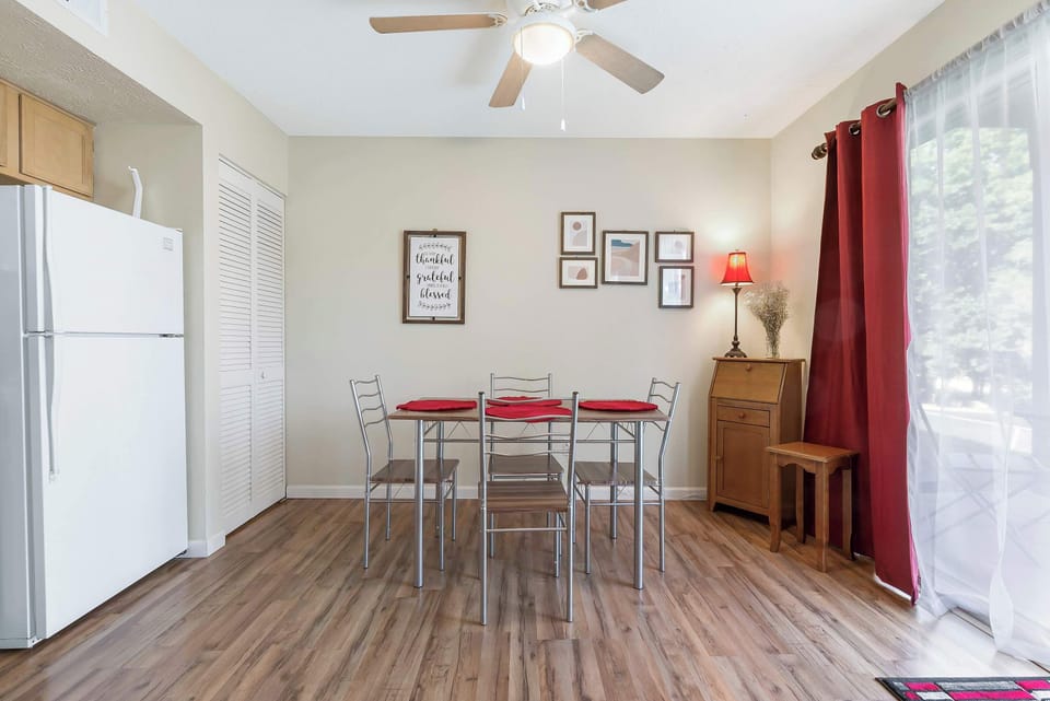 Condo, 1 Queen Bed with Sofa bed, Patio, Garden View (Fall Creek Abby in the Ozarks) | Dining