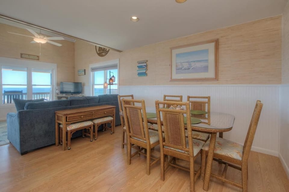 Dining Room
GW.5-3-25