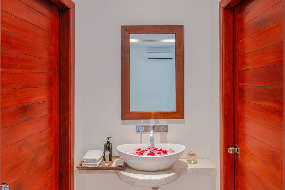 Grand Studio Suite | In-room safe, individually decorated, individually furnished, desk