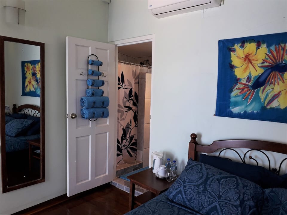 Superior Double Room, 1 Queen Bed, Patio | WiFi, individually decorated, individually furnished, bed sheets