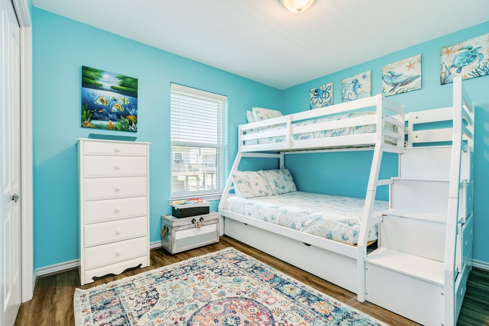 Pyramid bunk + Trundle, Main level