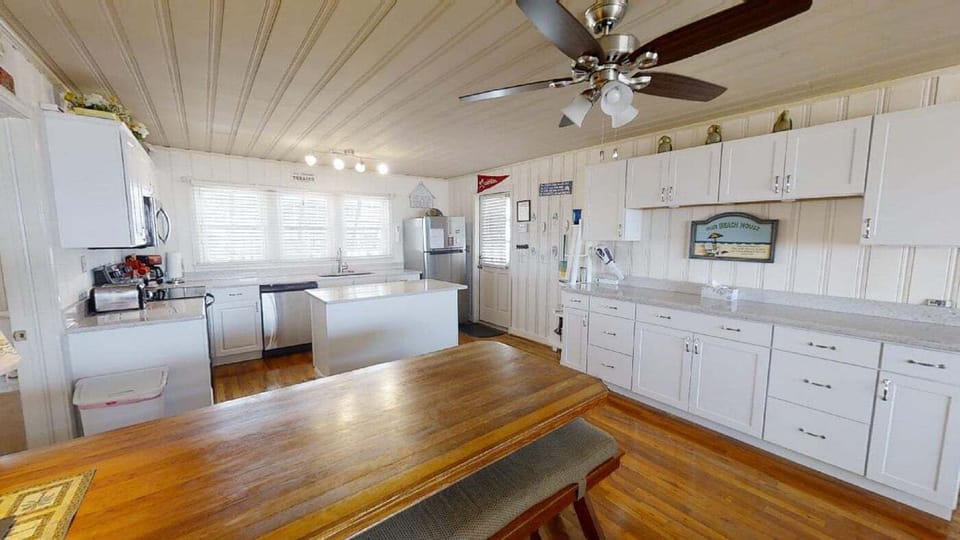 Room to sit, eat, and plan the next beach day