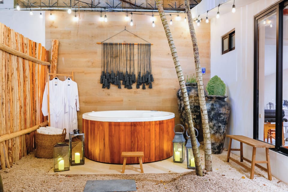 Outdoor spa tub