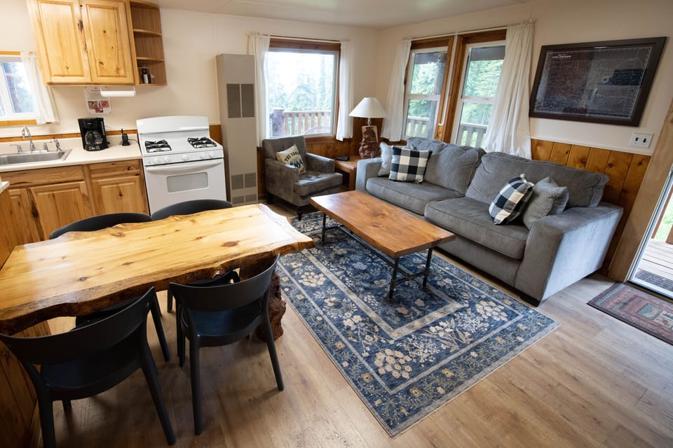 Cabin 11 | WiFi, bed sheets