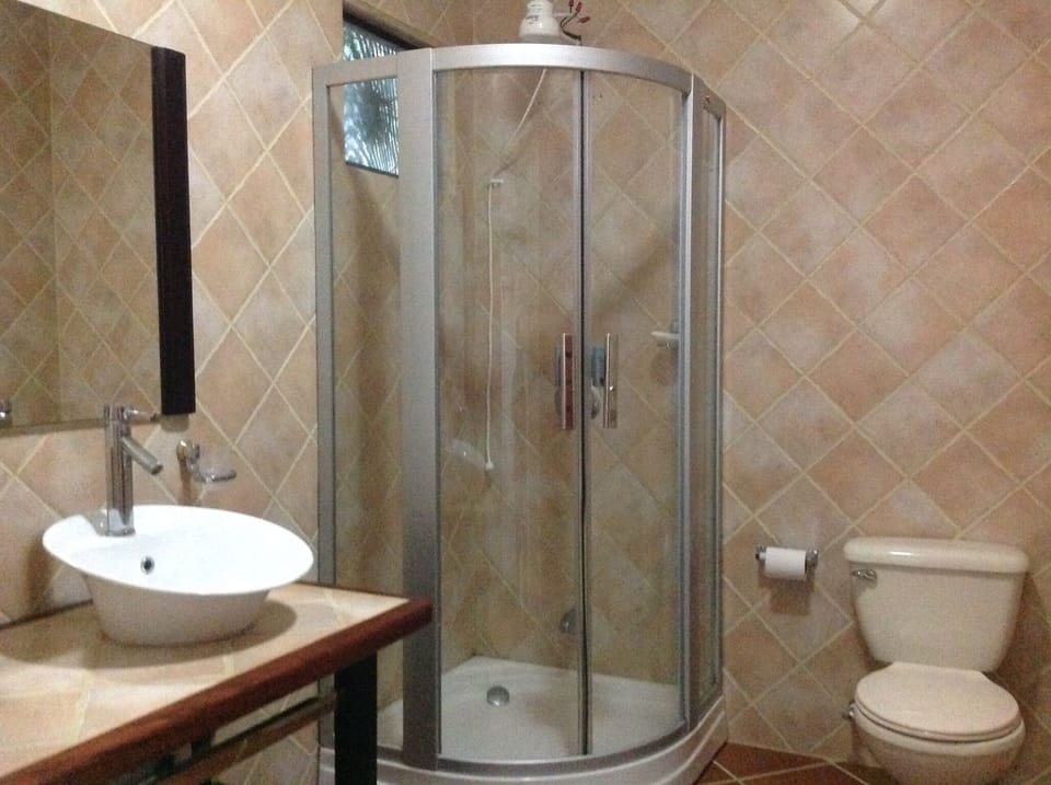 Queen Ensuite