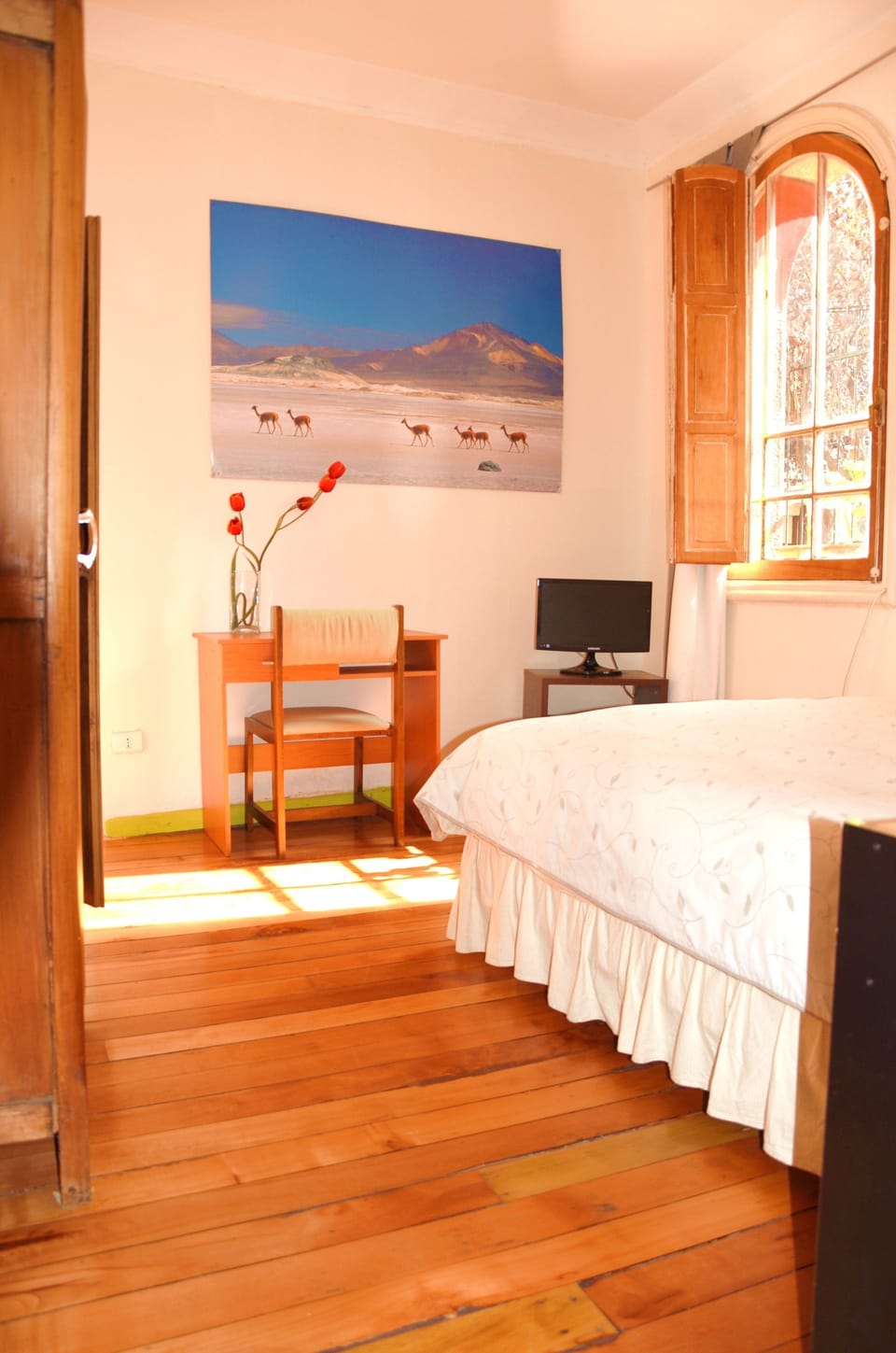 Premium Room, 1 King Bed | Desk, laptop workspace, iron/ironing board, free WiFi