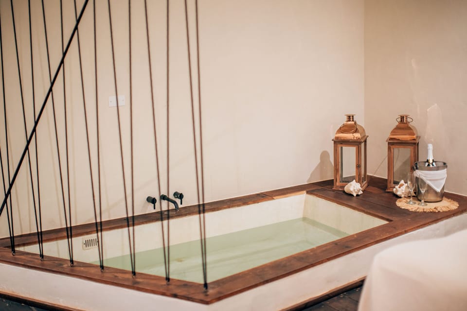 Master Suite, Garden View (Calanthe Master Suite) | Bathroom | Shower, free toiletries, hair dryer, towels