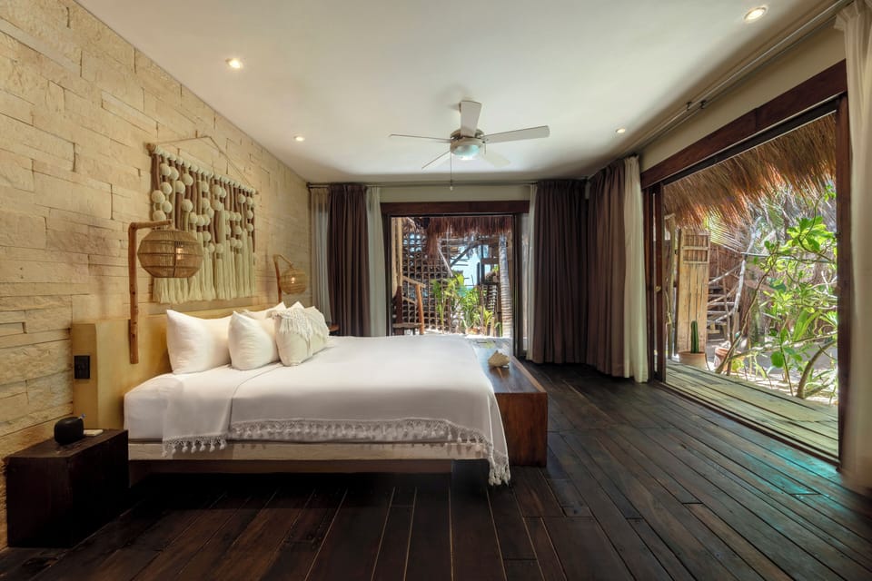 Suite, Oceanfront (Vanilla Master Suite) | Premium bedding, minibar, in-room safe, WiFi (free)