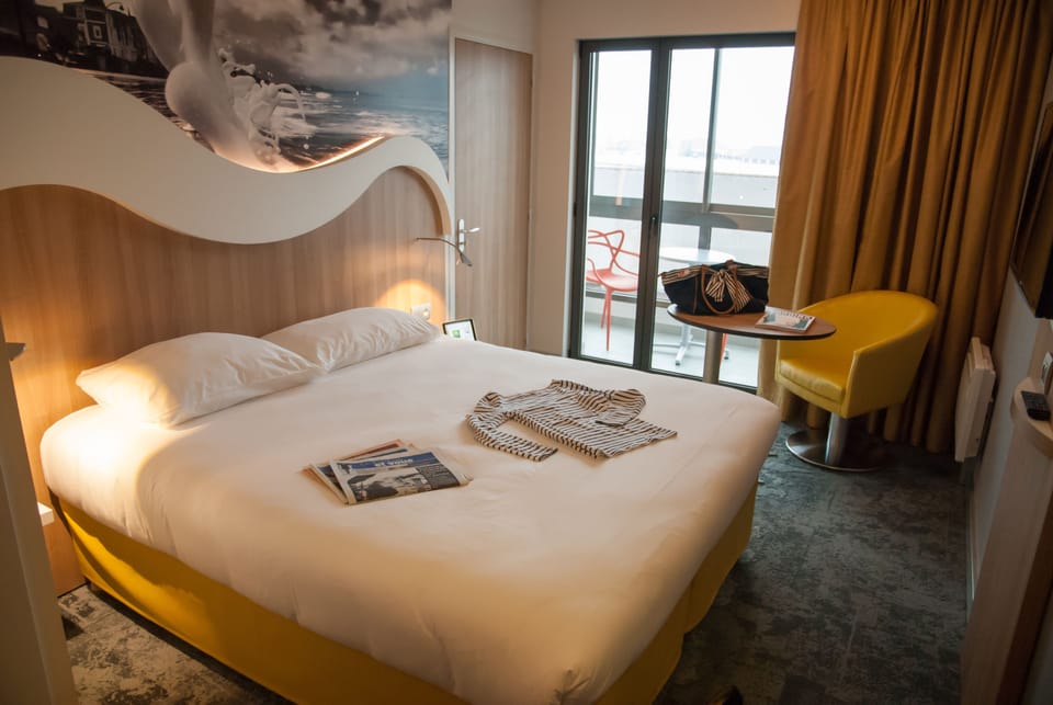 Standard Room, 1 Double Bed | Premium bedding, desk, blackout drapes, soundproofing