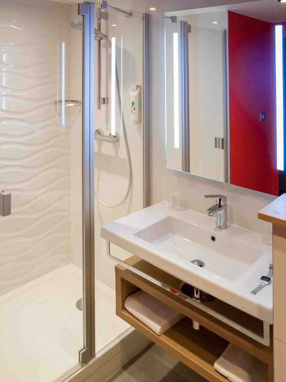 Premium bedding, desk, blackout drapes, soundproofing