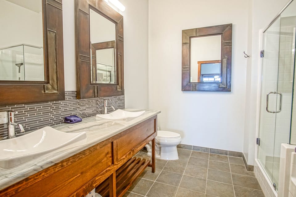 2nd bathroom is in the hallway outside of the 2nd bedroom, also a stackable washer/dryer is located in the hallway.