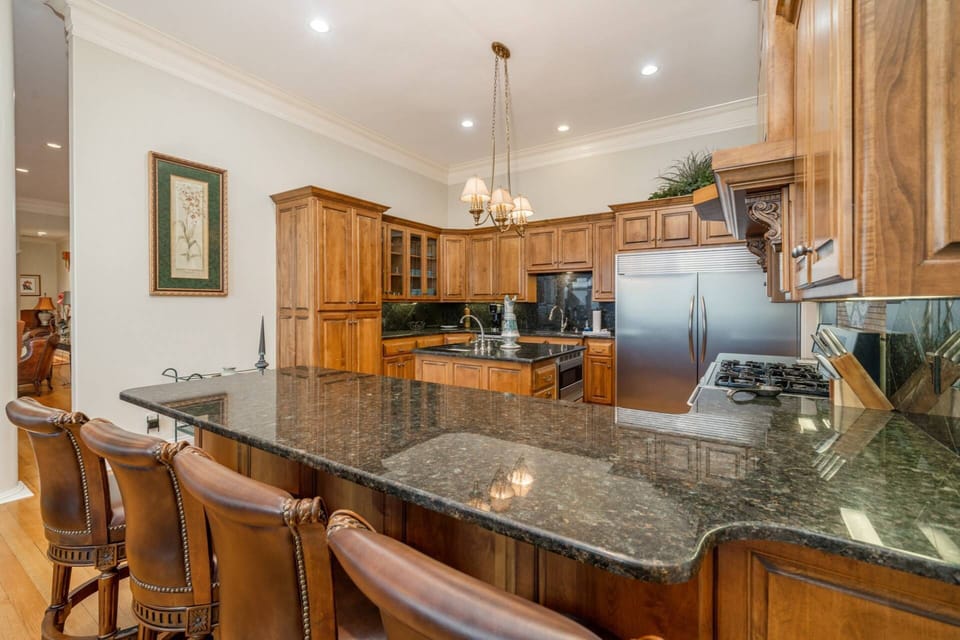 Kitchen | Cooking Essentials | Granite Countertops | Stainless Steel Appliances