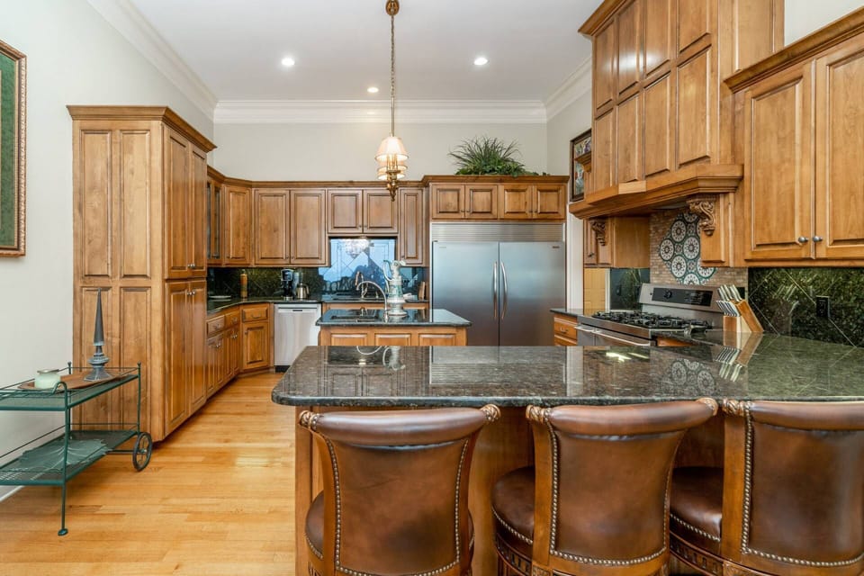 Kitchen | Cooking Essentials | Granite Countertops | Stainless Steel Appliances