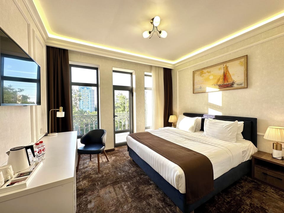 Exclusive Double Room | Egyptian cotton sheets, premium bedding, minibar, in-room safe