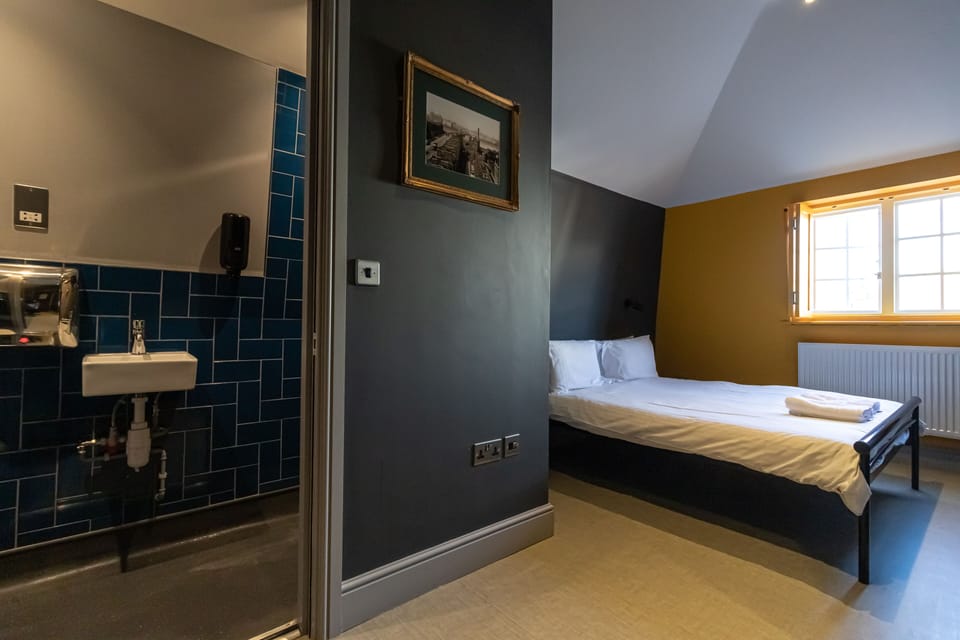 Double Room with Private Bathroom | Bathroom | Shower, hair dryer, towels, soap