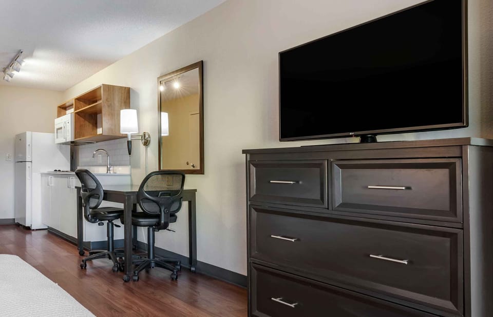 Studio, 2 Double Beds, Non Smoking | Premium bedding, desk, iron/ironing board, WiFi (free)