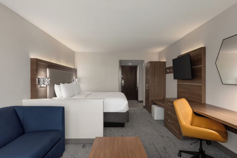 Minibar, in-room safe, desk, laptop workspace