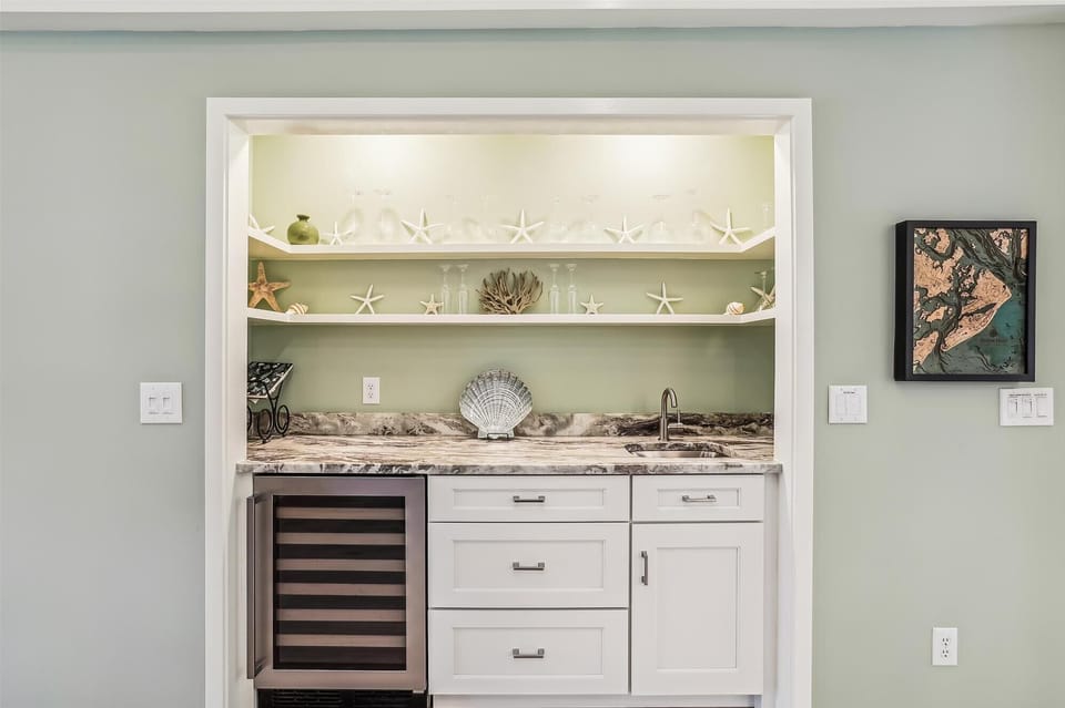 Wet Bar at 30 Stoney Creek
