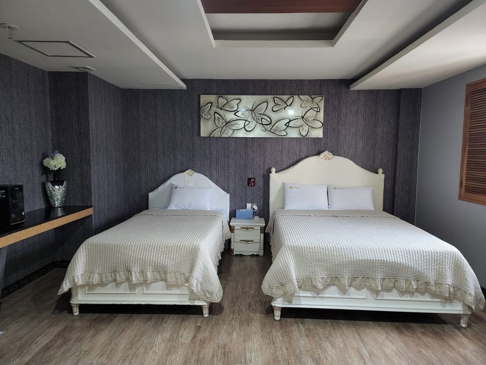 VIP Double Room | Premium bedding, desk, free WiFi, bed sheets