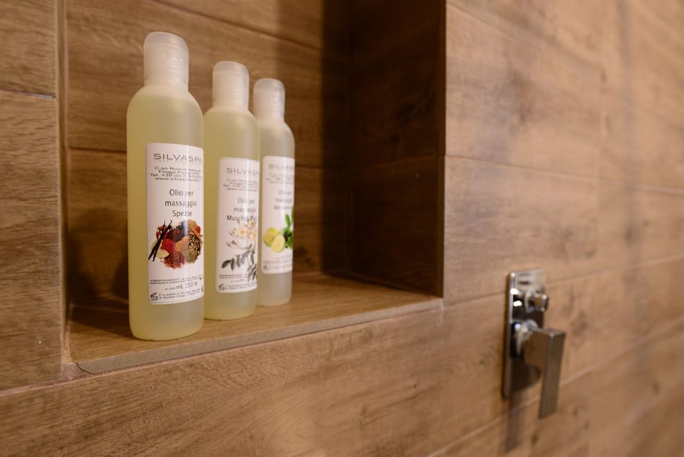 Hair dryer, bathrobes, bidet, towels