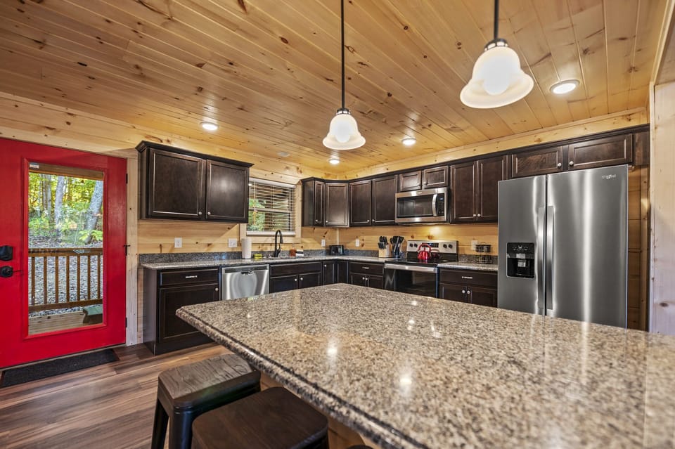 Unpack your groceries in the kitchen conveniently adjacent to the main entry!