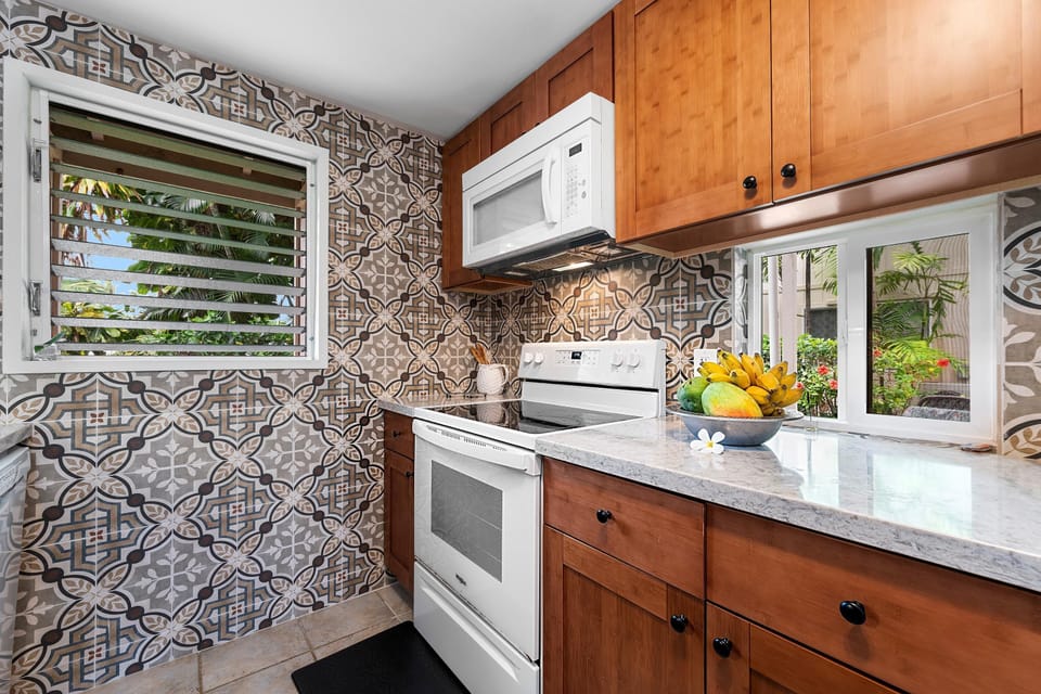 Condo, 1 King Bed (Keauhou Kona Surf & Racquet Club#10) | Private kitchen