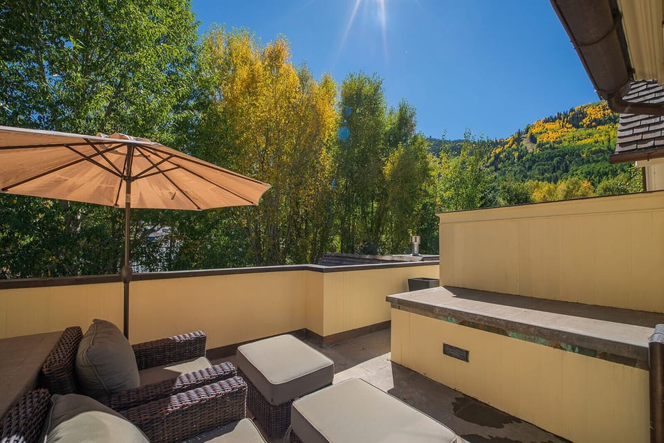 Top Floor Sun Deck - Creekside C - Vivid Vacation Rentals - Top Floor Sun Deck - Creekside C - Vivid Vacation Rentals