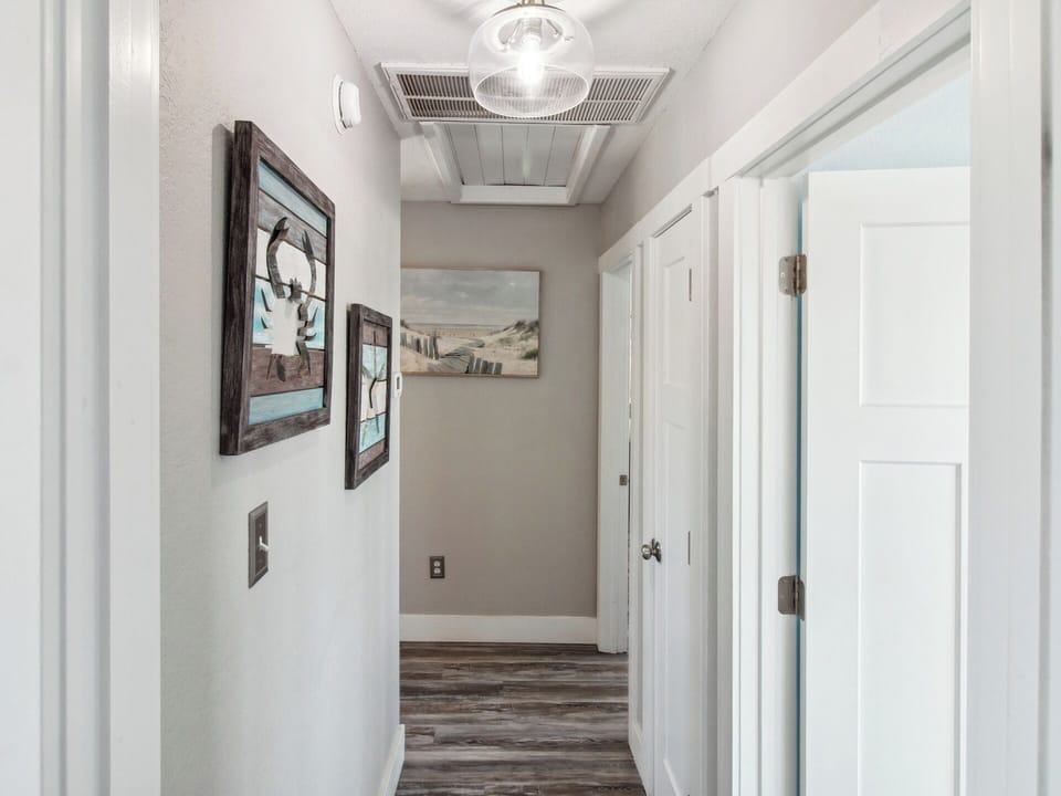 Move easily through the Top-Level Hallway.