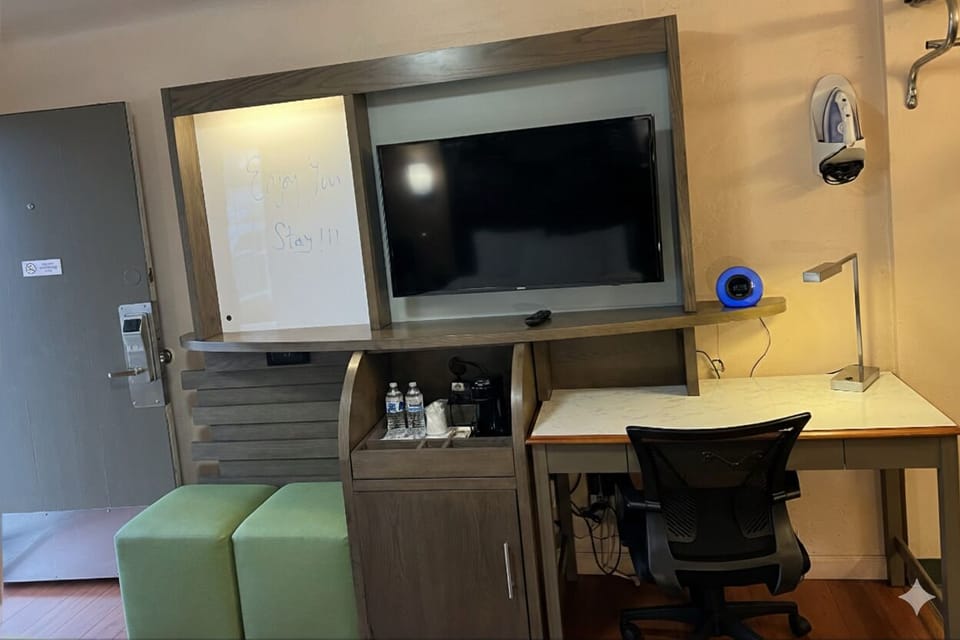 Room, 1 Queen Bed | Desk, iron/ironing board, rollaway beds, free WiFi