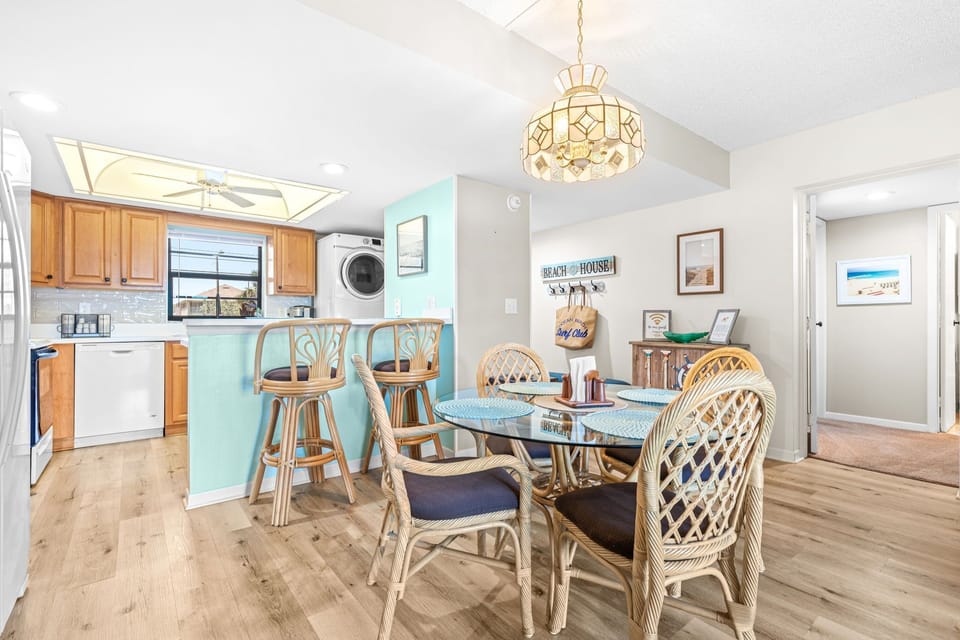 Dining / kitchen