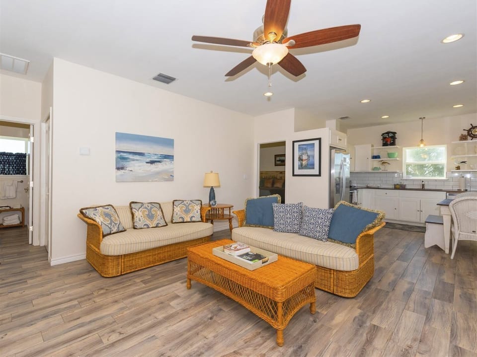 House (3 Bedrooms) | Property amenity