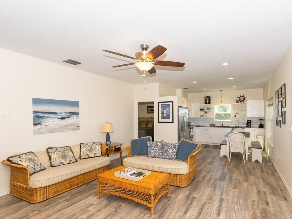 House (3 Bedrooms) | Property amenity