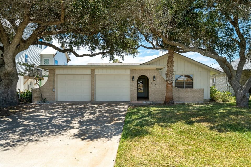 House (3 Bedrooms) | Property amenity