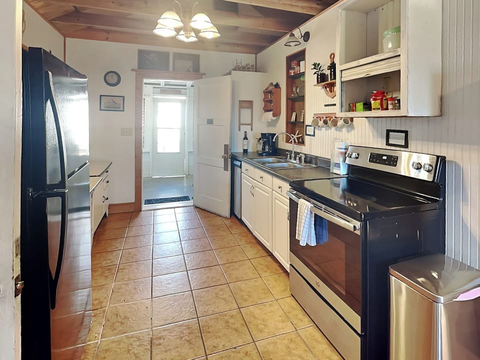 House (3 Bedrooms) | Property amenity