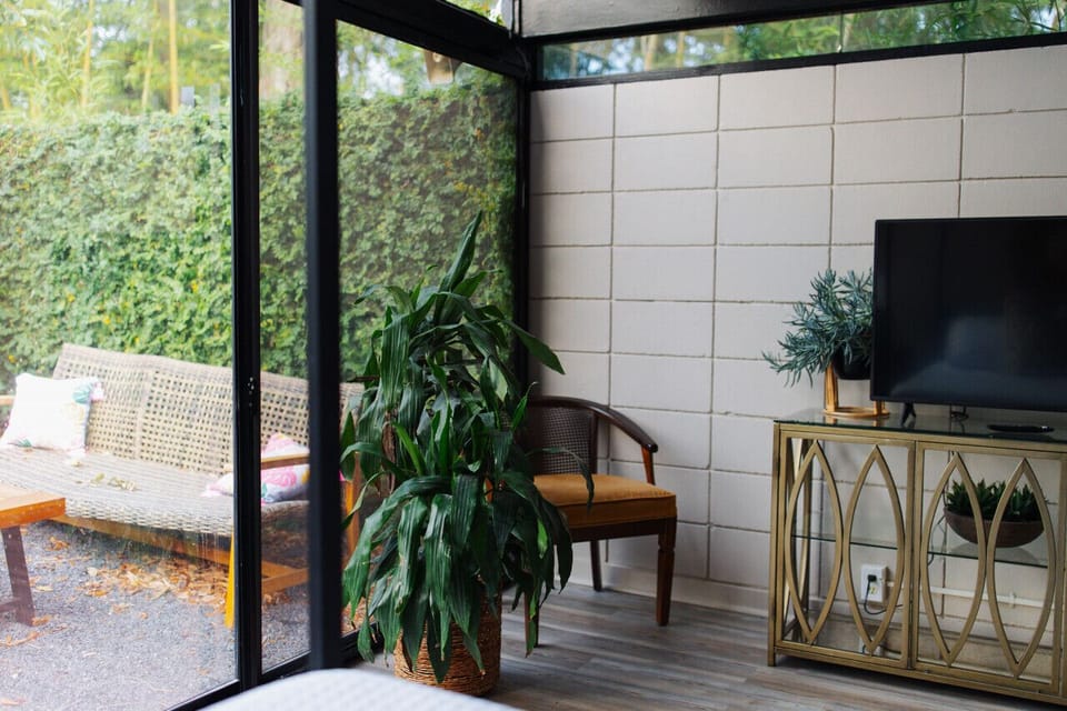 Your guest`s morning view of the front courtyard.