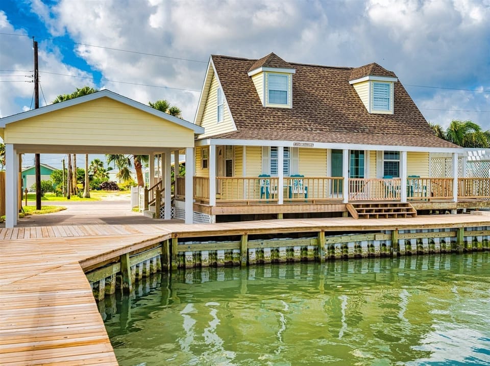 House (2 Bedrooms) | Property amenity