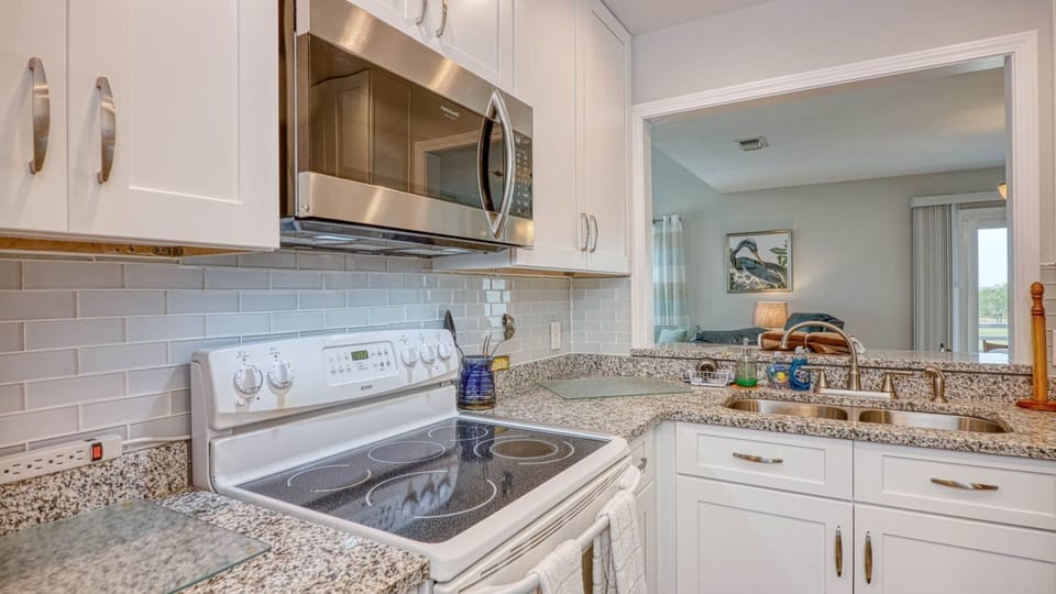 Condo (2 Bedrooms) | Property amenity