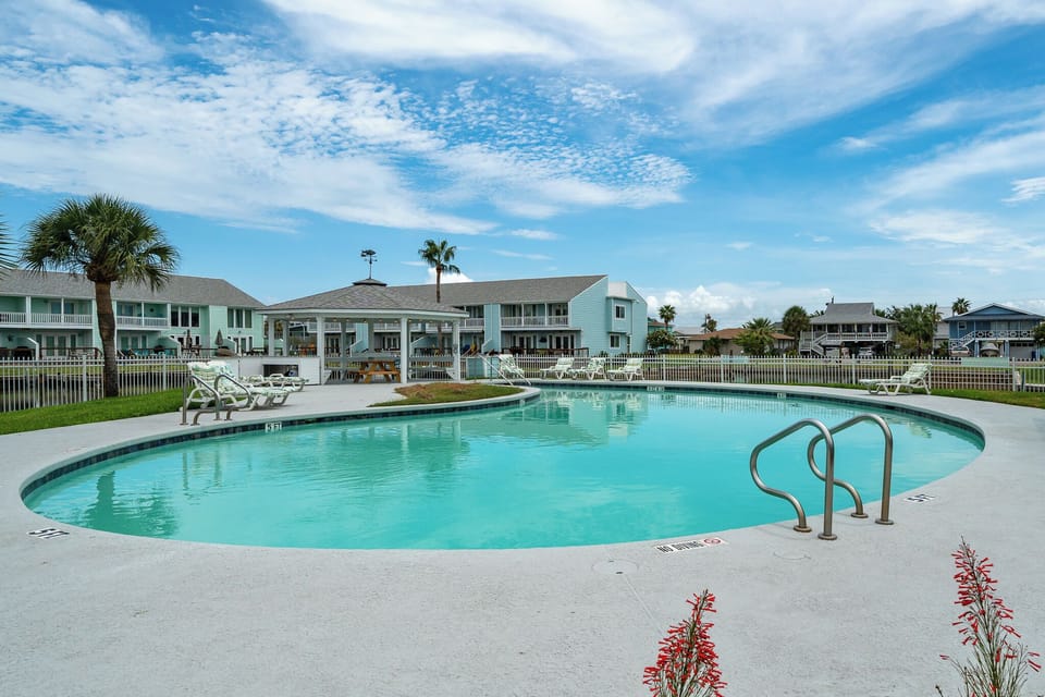 Condo (2 Bedrooms) | Property amenity