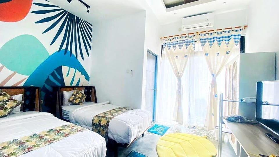 Deluxe Room, 2 Twin Beds, Smoking, Garden View | Individually decorated, individually furnished, blackout drapes