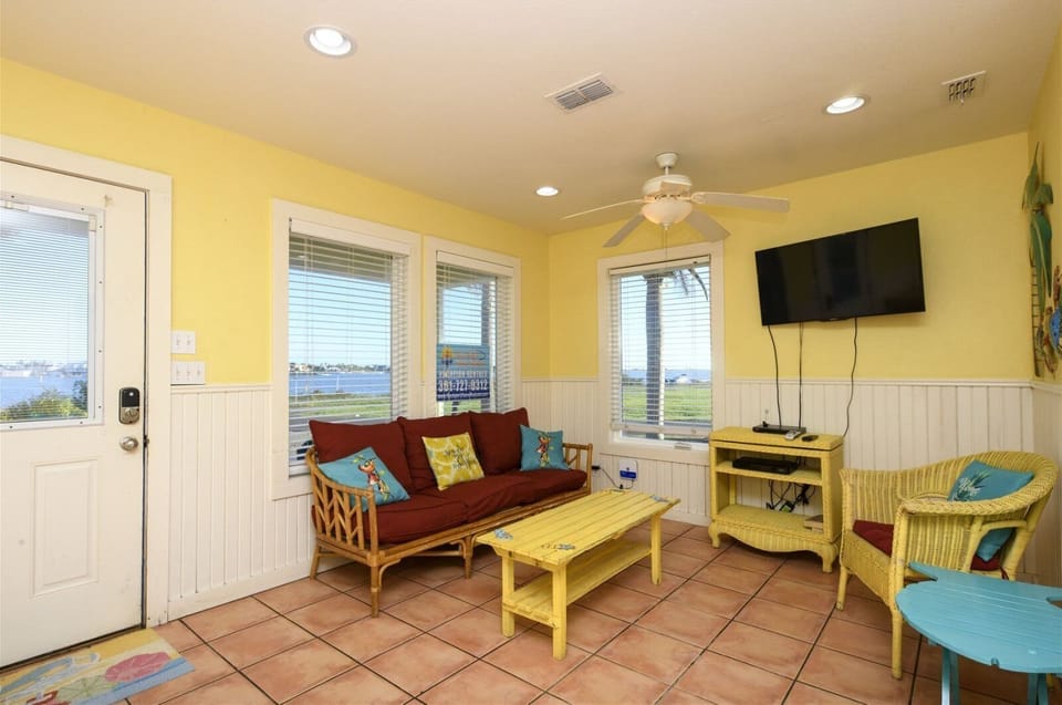 Condo, Multiple Beds, Patio (#15 - No Pets Allowed) | Living area | 40-inch flat-screen TV with cable channels, TV