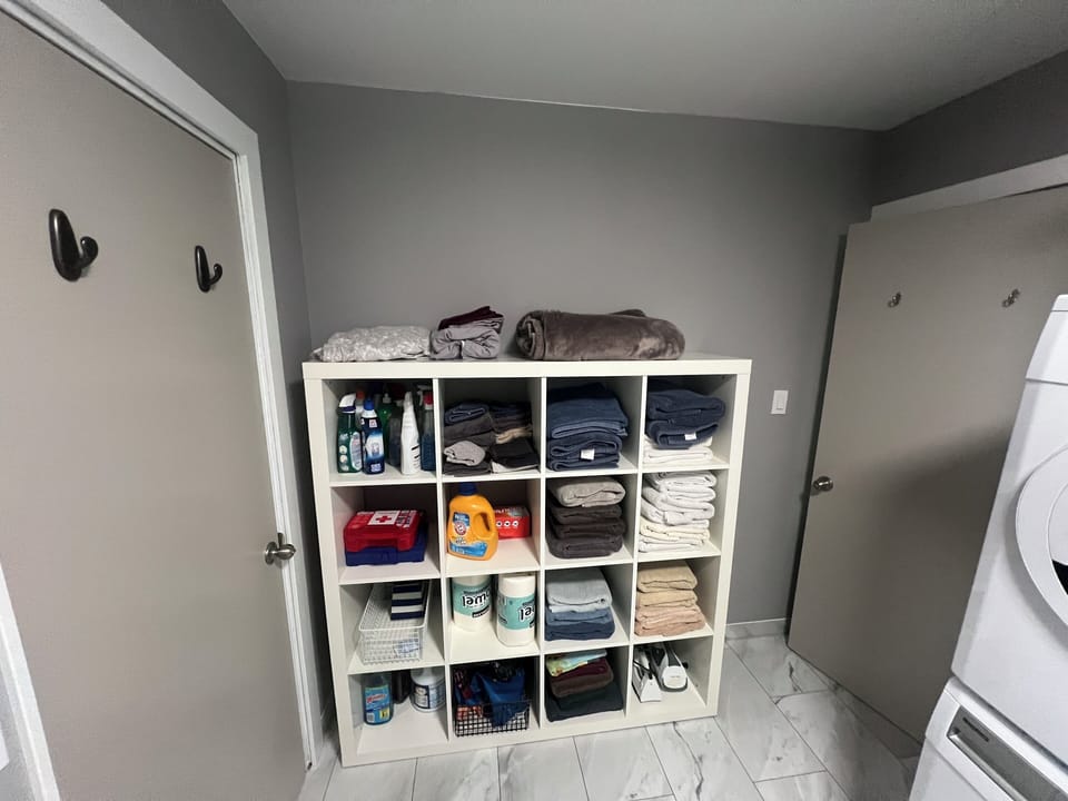 Laundry, towels & more (Main Bathroom)