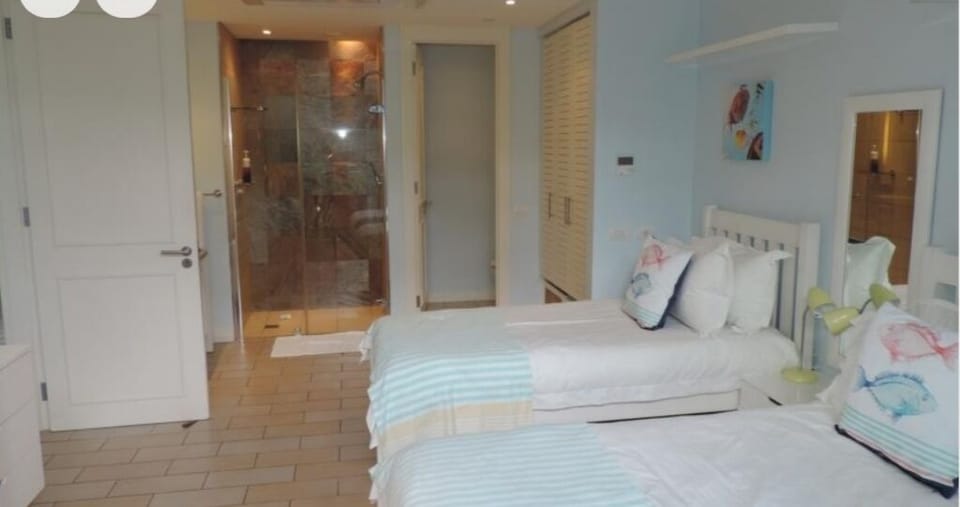Family Apartment | 2 bedrooms, in-room safe, blackout drapes, soundproofing