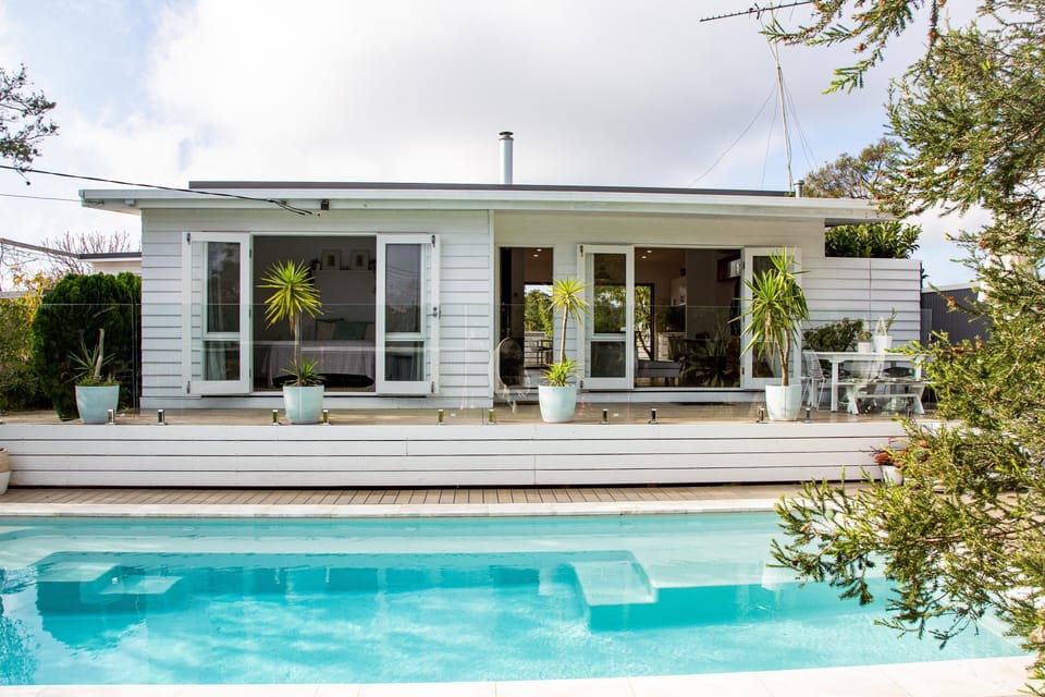 Stunning Pool with deck - Stunning deck and large grass area to lounge