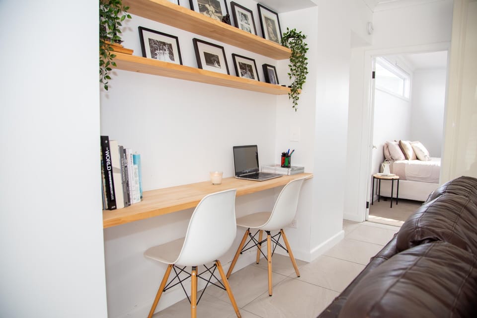 Work desk