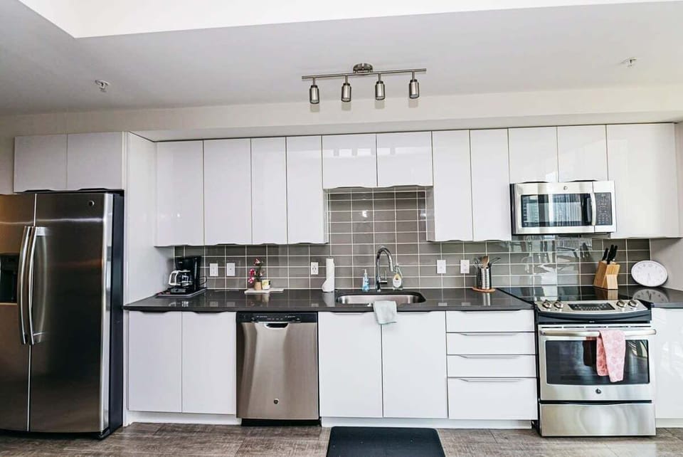 Apartment, 1 Bedroom | Private kitchen | Coffee/tea maker, fridge, oven, electric kettle