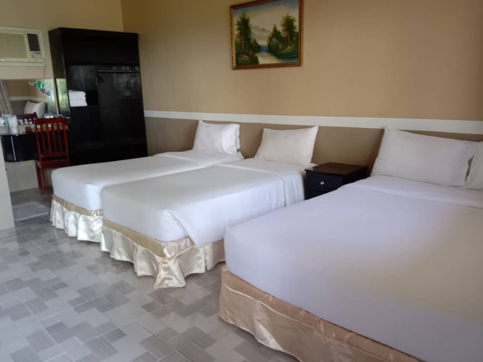 Ocean View Family | Rollaway beds, bed sheets